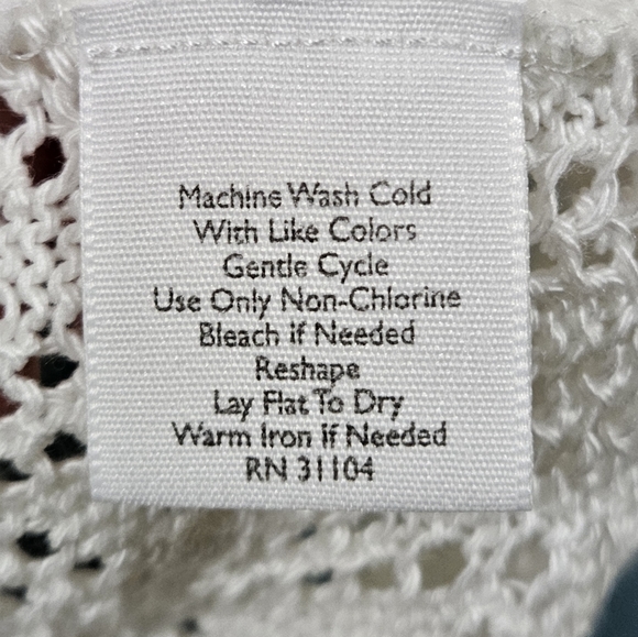 EUC/nwot Kim Roger's cardigan/shrug. Very pretty - Picture 3 of 4